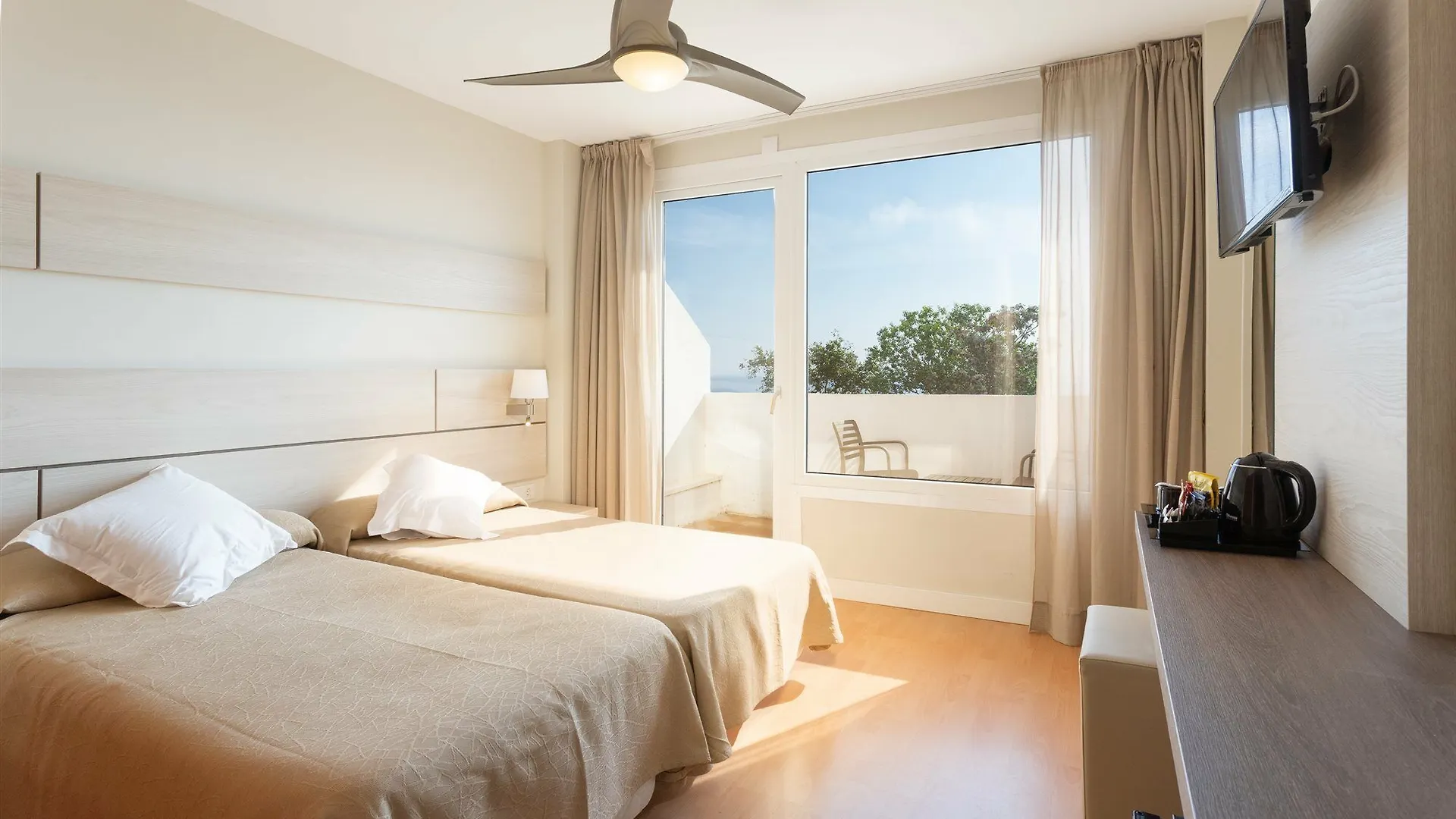 ****  Hotel Palia Maria Eugenia Calas de Mallorca Spain